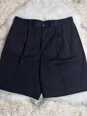 Nike golf Black Flat-Front Men’s Shorts